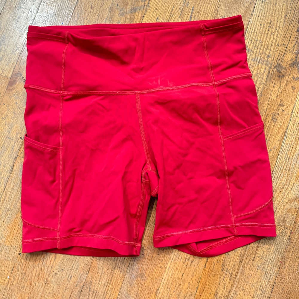 Lululemon Fast and Free Short 6" *Non-Reflective
Dark Red - EUC - pockets - sz 8